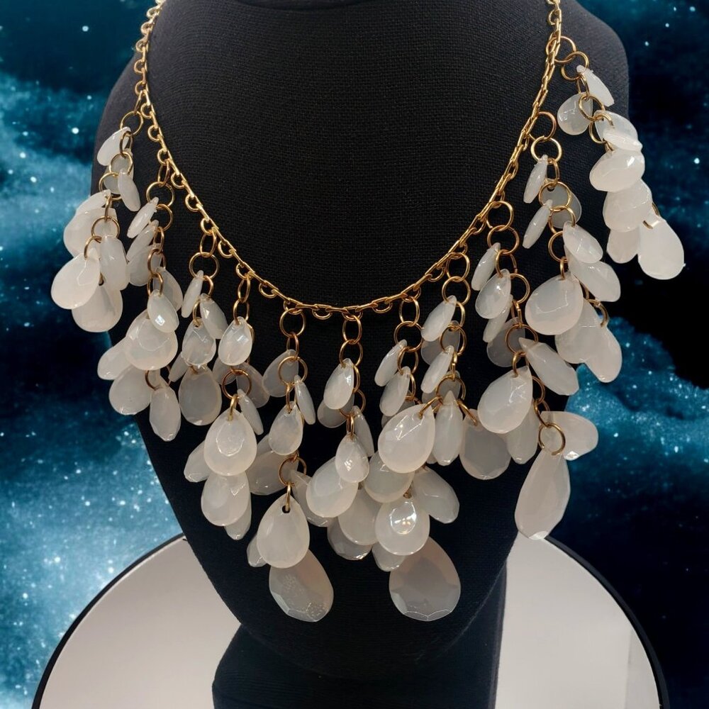 EUC Milky White Semi-Opaque Faceted Briolette Fringed Gold Tone Bib Necklace